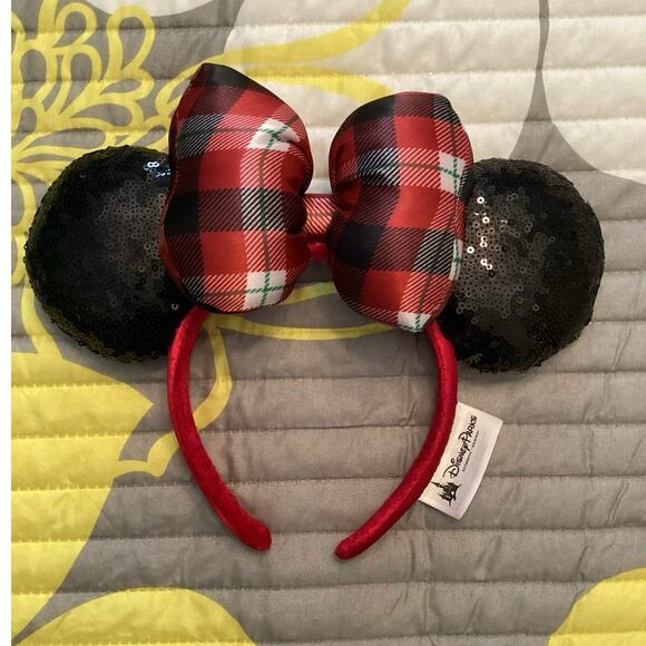 Disney Christmas 2025 Lil Rin Rin Plush Badge Red New